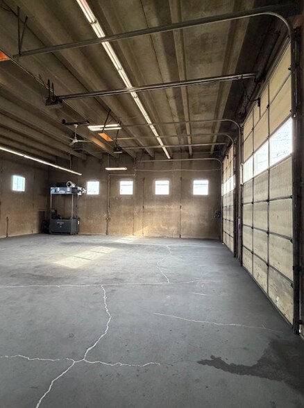 More Photos Of 950 W 2100 S, Salt Lake City Auto Repair For Lease