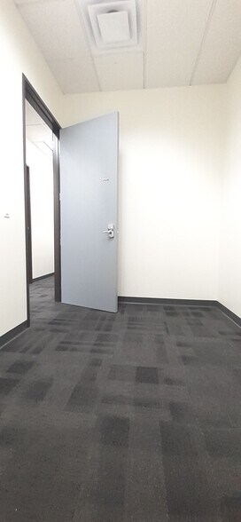 More Photos Of 17588 Rowland St, City of Industry Light Distribution For Lease