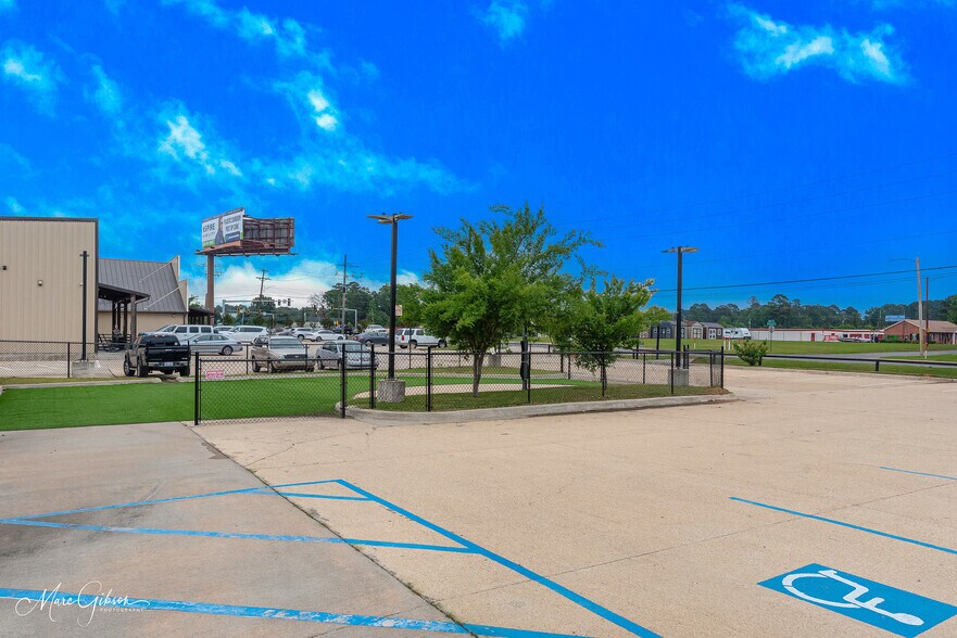 More Photos Of 9220 Wallace Lake Rd, Shreveport Storefront Retail Office For Sale