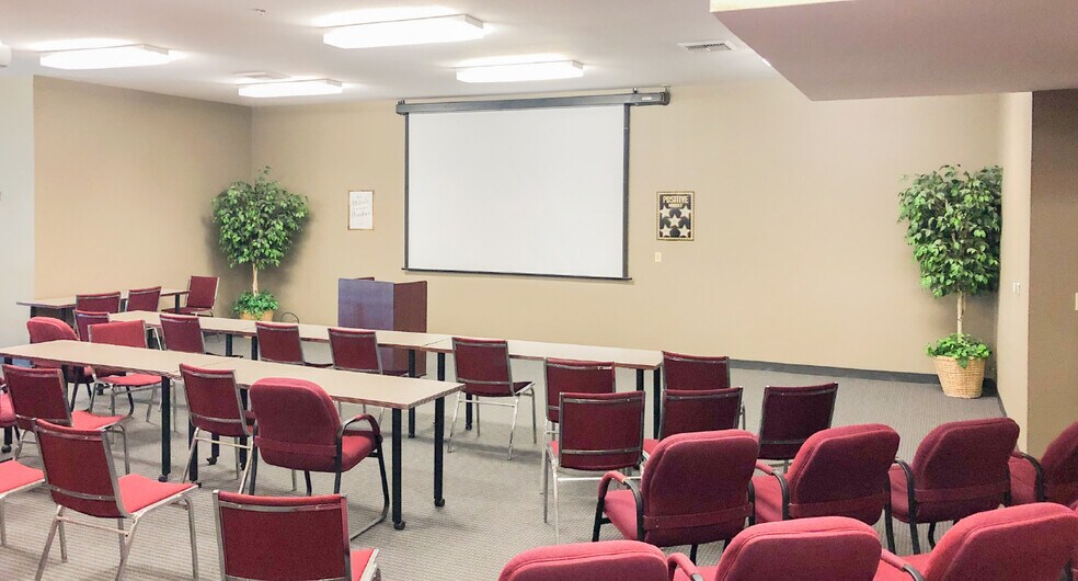 More Photos Of 7010 N Palm Ave, Fresno Freestanding For Lease