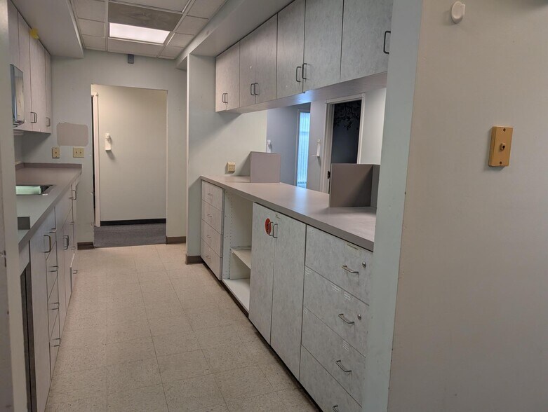More Photos Of 950 Salem St, Brookville Medical For Lease