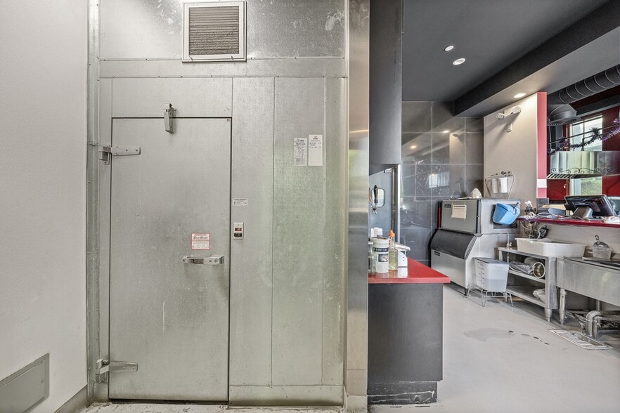 More Photos Of 1088 S Baldwin Ave, Arcadia Restaurant For Lease