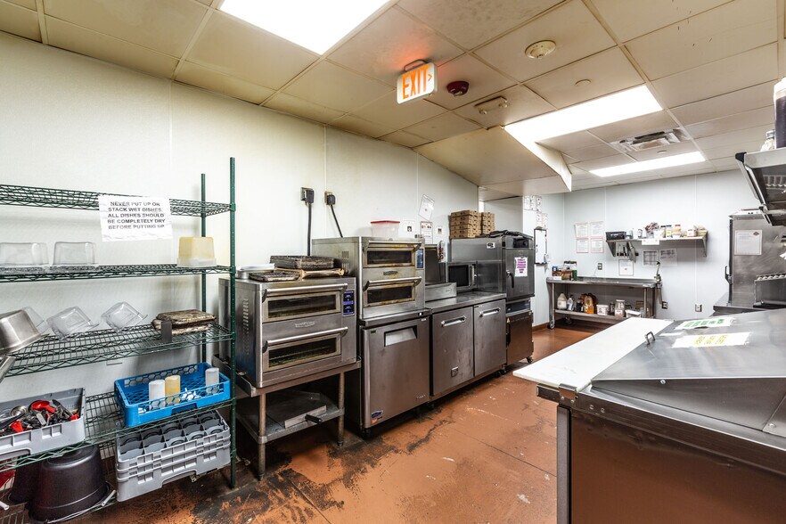More Photos Of 222 S Railroad Ave, Kings Mountain Storefront Retail Residential For Sale