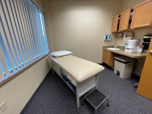 More Photos Of 5151 Gateway Blvd, Flint Medical For Sale