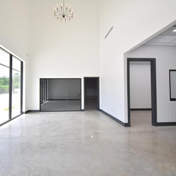 More Photos Of 11907 Bedford St, Houston Warehouse For Lease