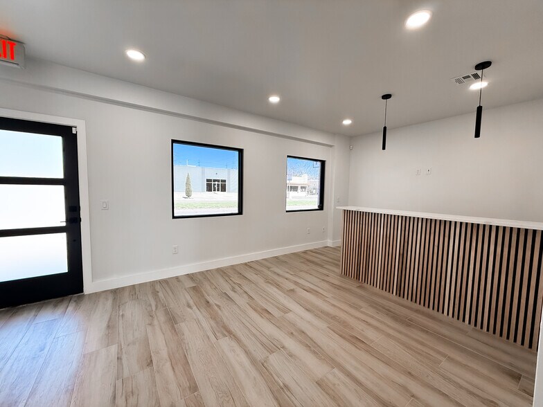More Photos Of 1420 Linwood Blvd, Oklahoma City Office For Sale