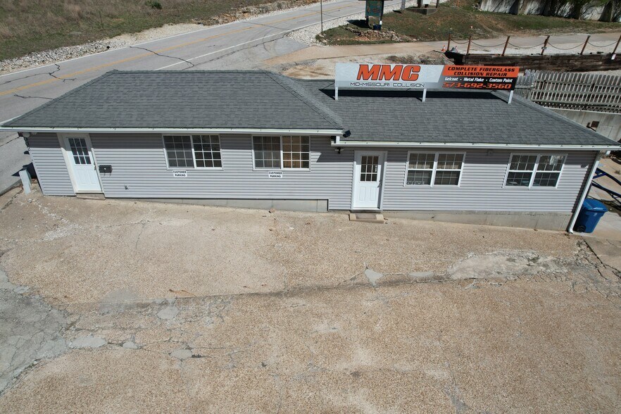 More Photos Of 1002 Susan Rd, Lake Ozark Warehouse For Sale