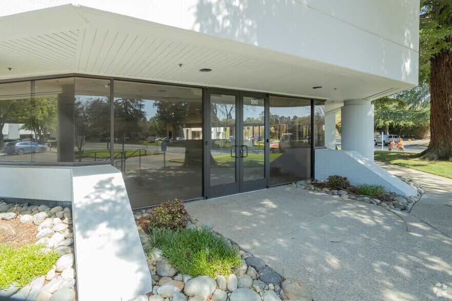 More Photos Of 105 Lake Forest Way, Folsom Unknown For Lease