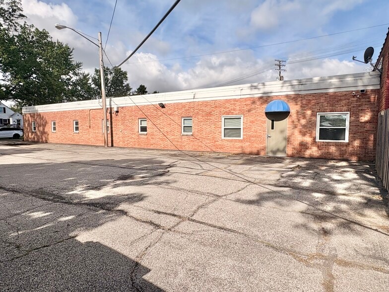 More Photos Of 4367 Rocky River Dr, Cleveland Medical For Sale