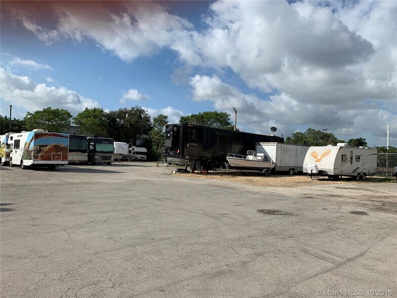 More Photos Of 2490 SW 32nd St, Fort Lauderdale Land For Lease