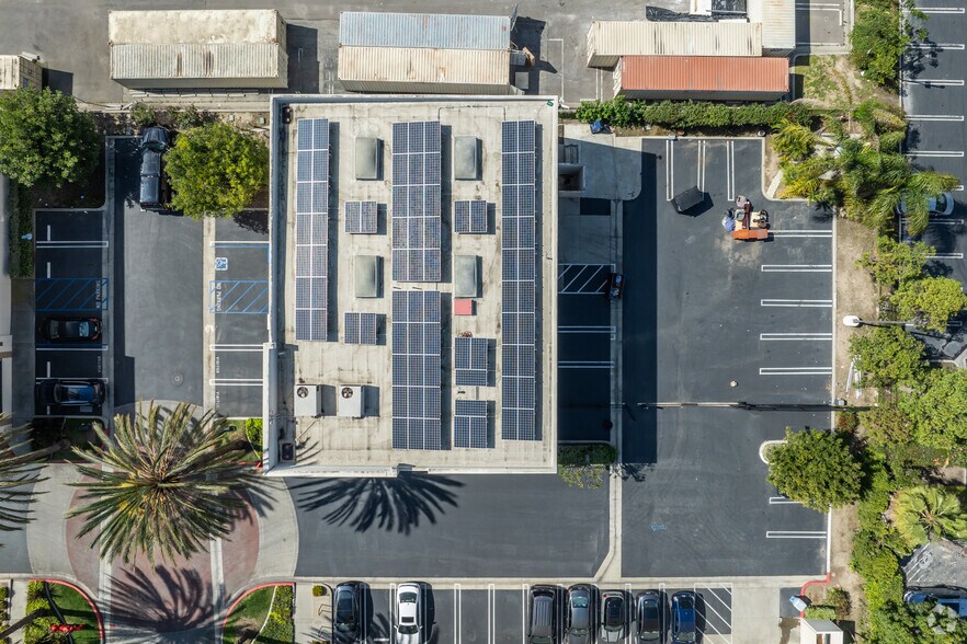 More Photos Of 19815 Hamilton Ave, Torrance Warehouse For Lease