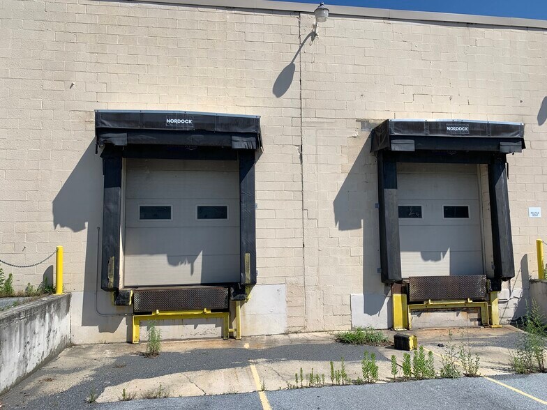 More Photos Of 12 Roberts Rd, Pine Grove Warehouse For Lease