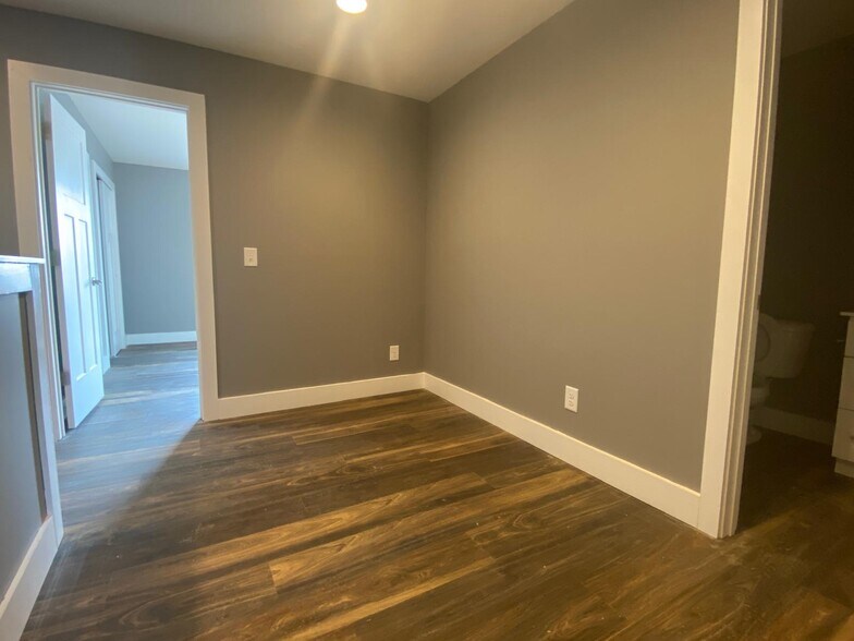More Photos Of , Cincinnati Multifamily For Sale
