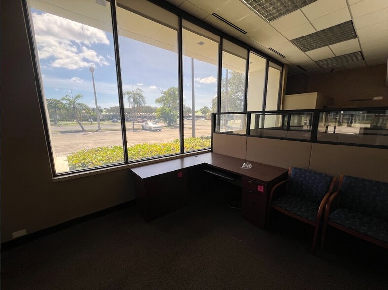 More Photos Of 300 E Dania Beach Blvd, Dania Bank For Lease