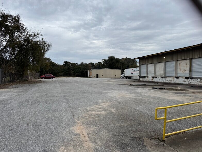 More Photos Of 1710 W Town rd, Albany Truck Terminal For Sale