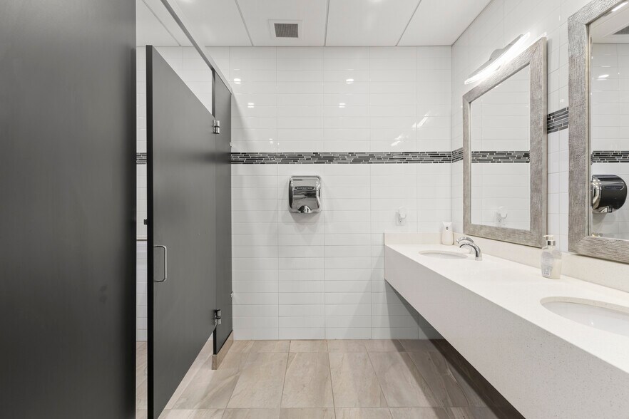 More Photos Of 3737 Boul Cremazie E, Montréal Office For Lease