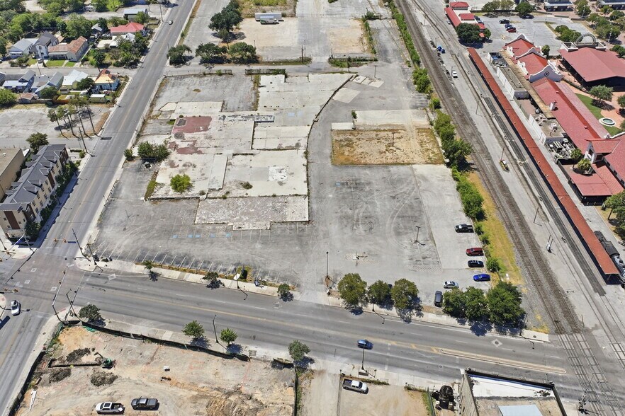 More Photos Of 1220 E Commerce St, San Antonio Land For Sale