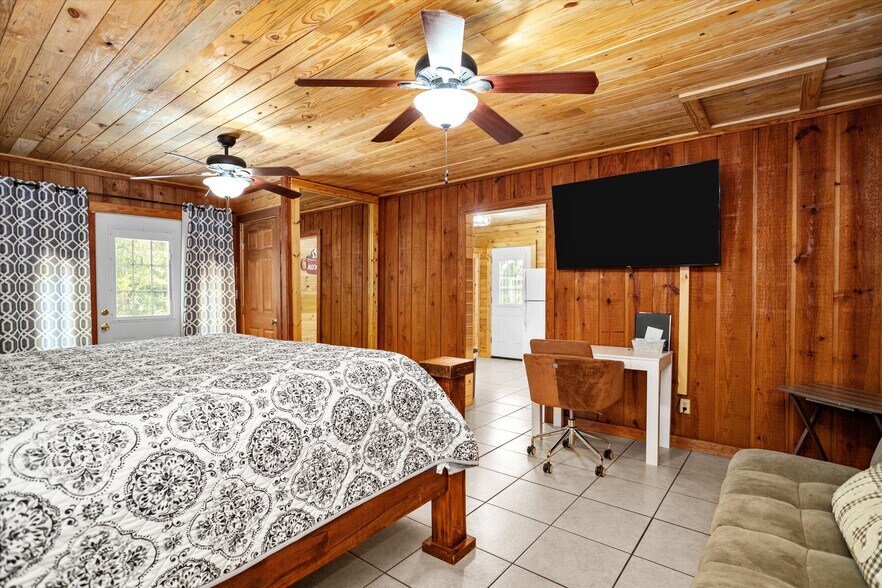 More Photos Of 2508 US-69, Lufkin Lodge Meeting Hall For Sale