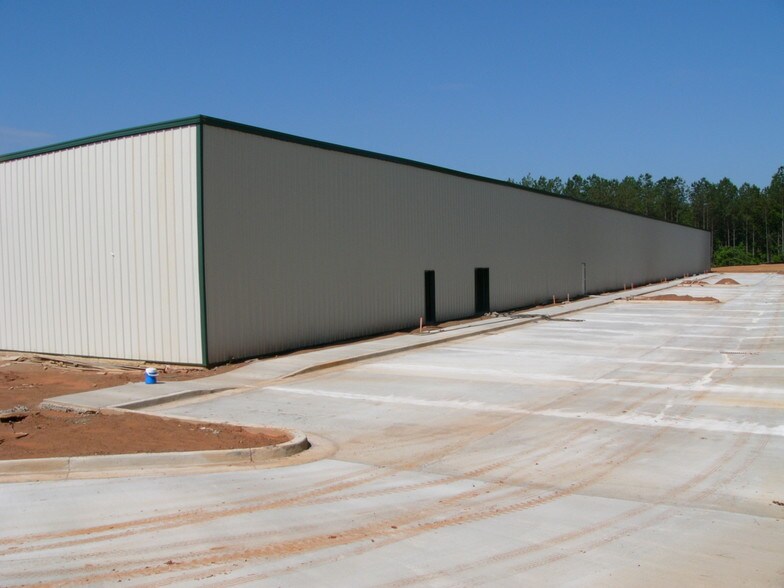 More Photos Of 535 Pine Rd, Newnan Warehouse For Lease
