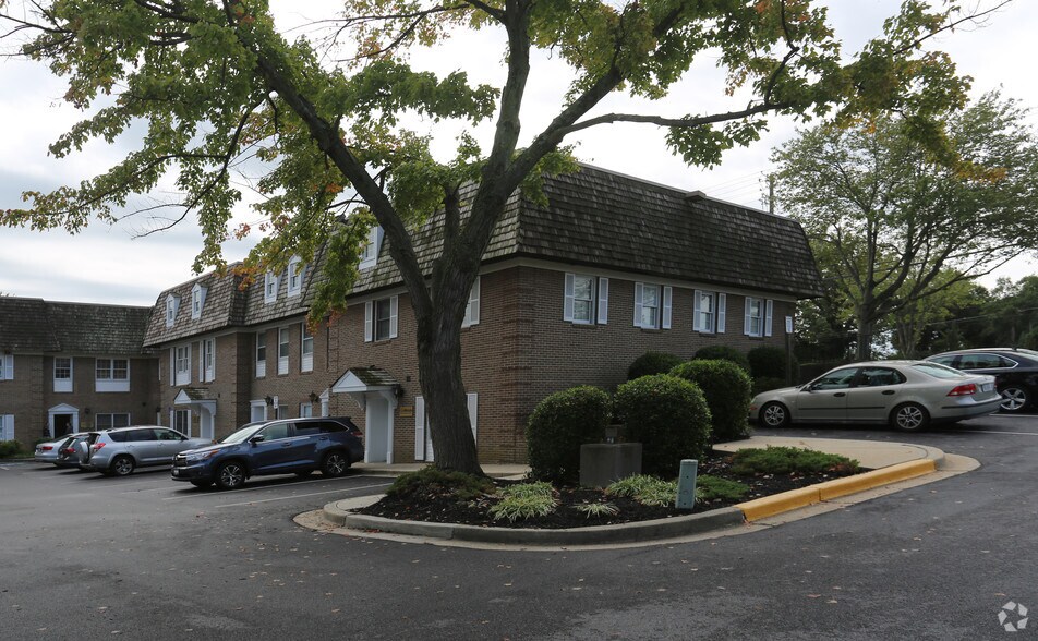 More Photos Of 9520 Marlboro Pike, Upper Marlboro Office For Sale