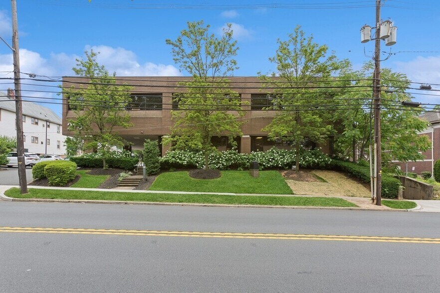 More Photos Of 216 North Ave E, Cranford Office For Lease