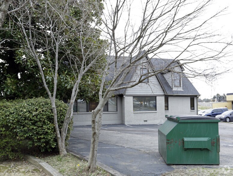 More Photos Of 1086 W Rex Rd, Memphis Freestanding For Sale