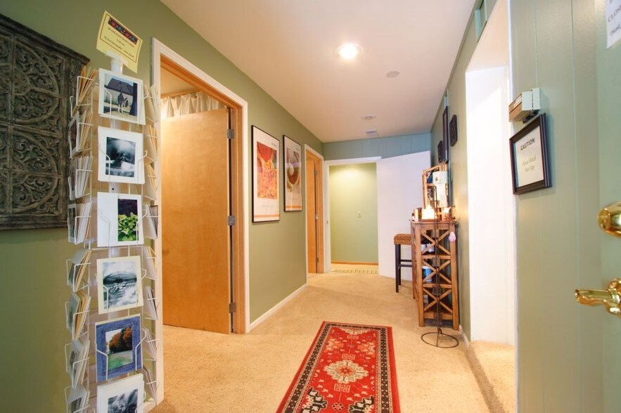 More Photos Of 220 S Ashland St, Cambridge Storefront Retail Office For Sale