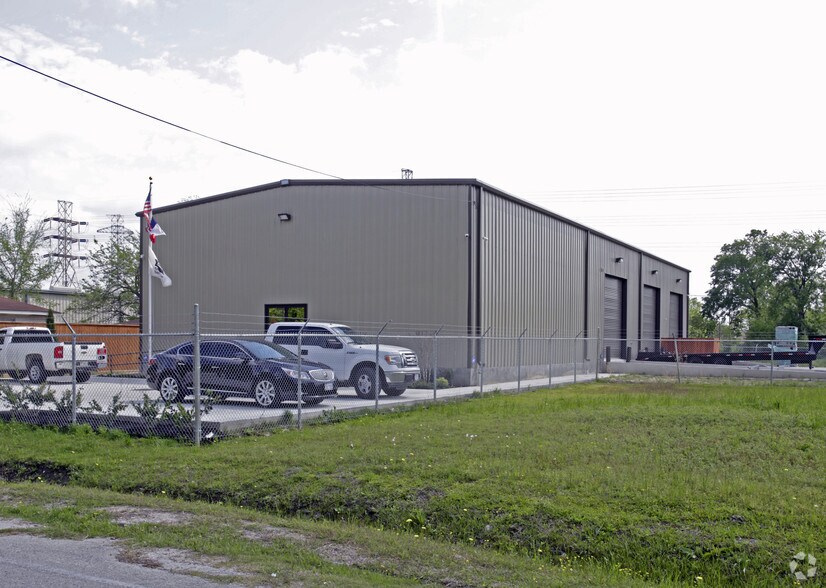 Primary Photo Of 15106 Chaplin St, Houston Warehouse For Lease