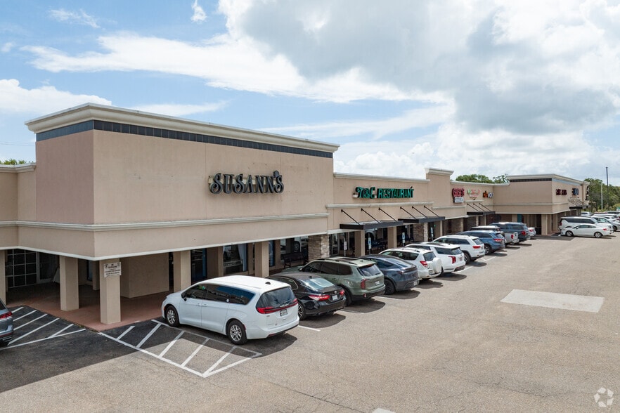More Photos Of 4200-4250 S Alameda St, Corpus Christi Storefront For Lease