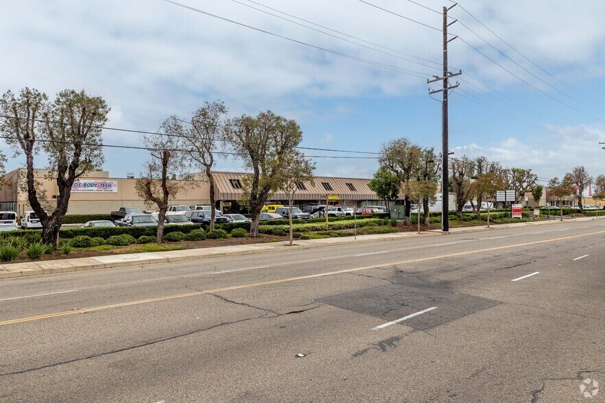 More Photos Of 940-1120 W Collins Ave, Orange Manufacturing For Lease