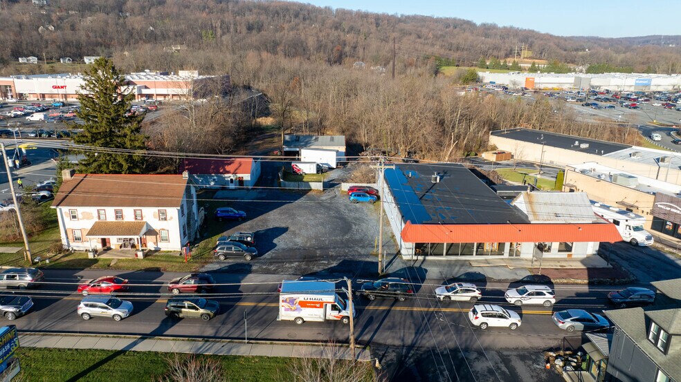 More Photos Of 872 E Main St, Ephrata General Retail For Sale