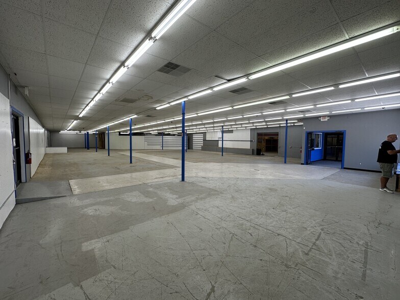 More Photos Of 13 Colorado Ave, Laurel General Retail For Sale