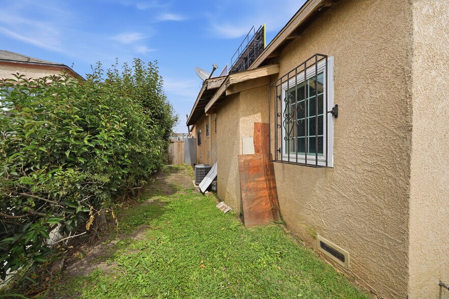 More Photos Of , Los Angeles Unknown For Sale
