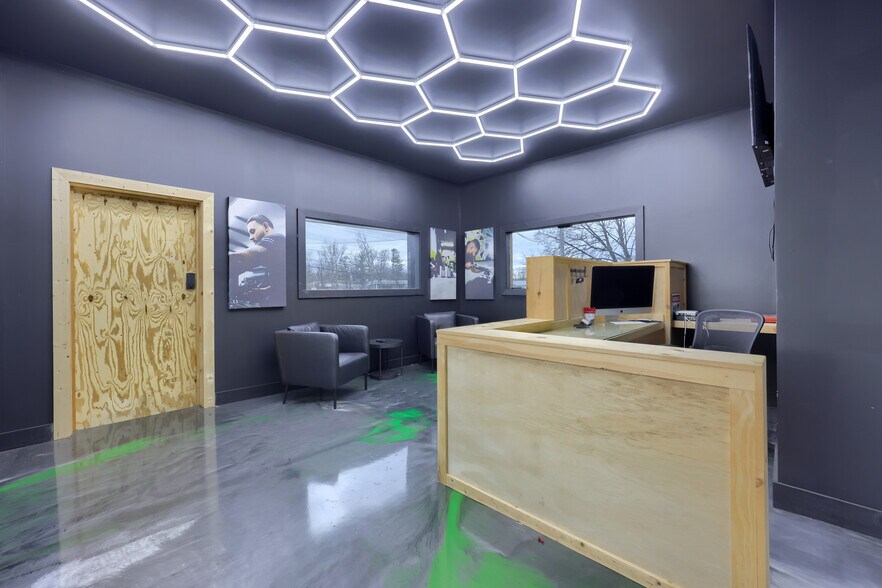 More Photos Of 1310 Manheim Pike, Lancaster Freestanding For Sale