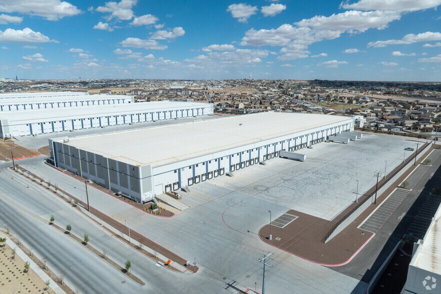 More Photos Of 12104 Emerald Pass Dr, El Paso Distribution For Lease
