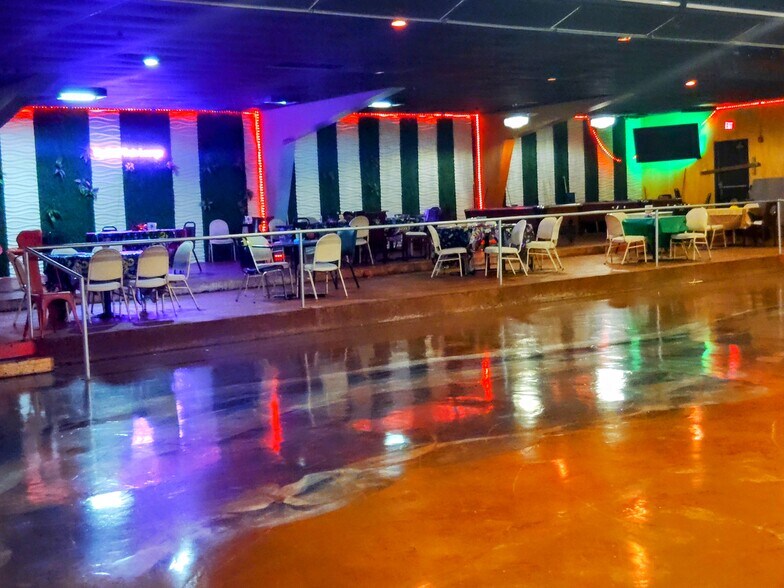 More Photos Of 645 E Georgia Ave, Memphis Bar For Sale