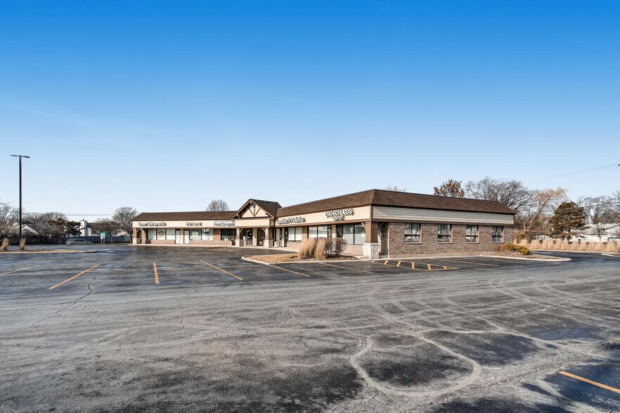 More Photos Of 1010-1072 E Schaumburg Rd, Streamwood Unknown For Lease