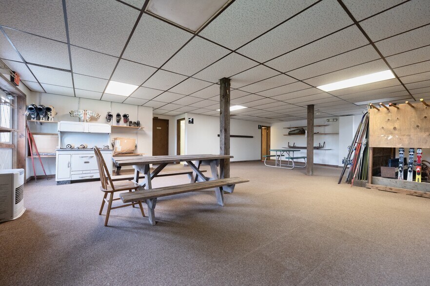 More Photos Of 167 Hill Rd, Kingston Sports And Entertainment For Sale