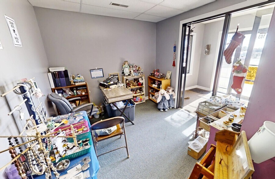 More Photos Of 103-105 E 27th St, Hays Office For Sale