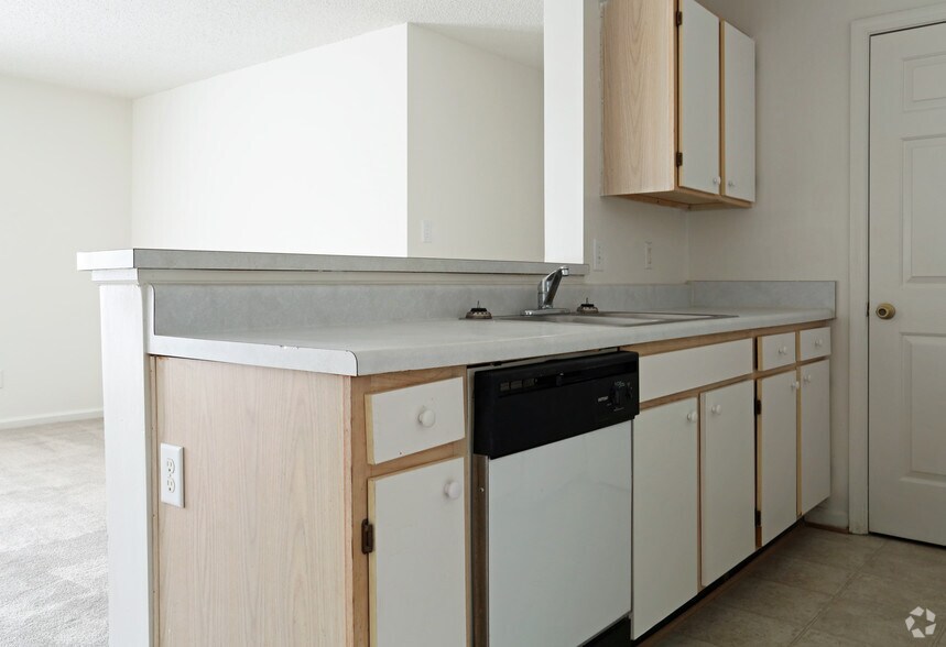 More Photos Of 1201 Edenham Ct, Virginia Beach Apartments For Sale