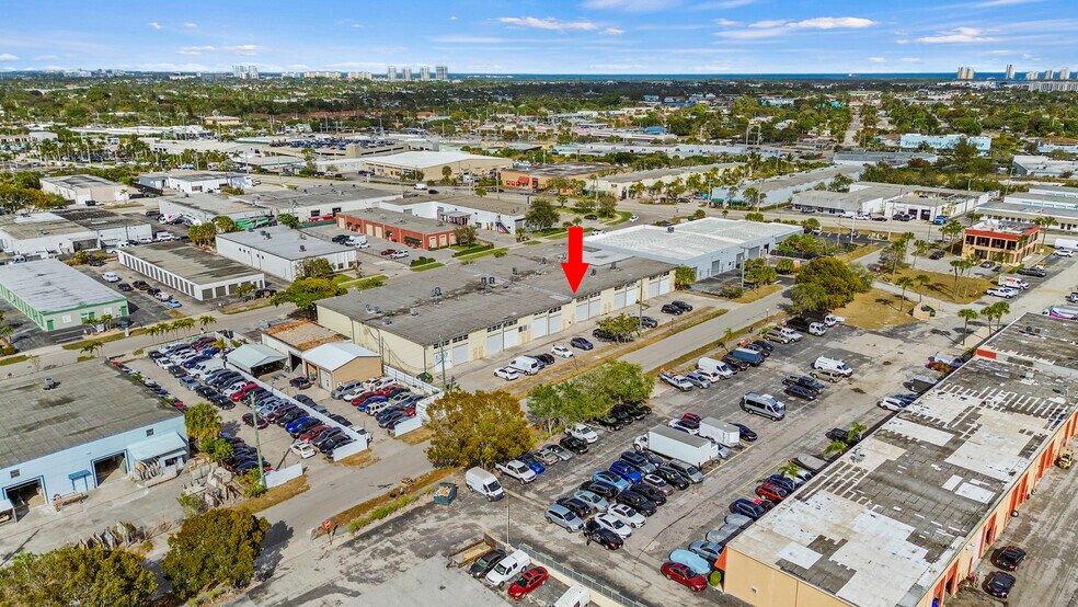 More Photos Of 1209 Gateway Rdg, Lake Park Warehouse For Sale