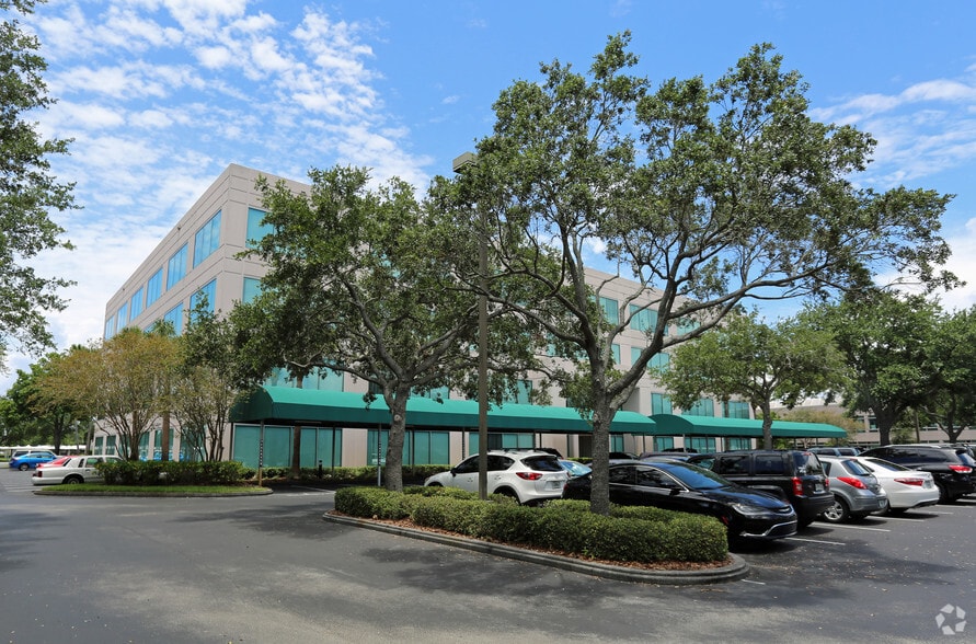 More Photos Of 4301 Anchor Plaza Pkwy, Tampa Office For Lease