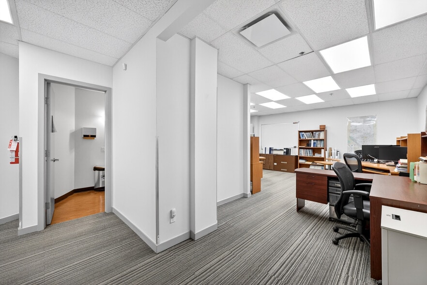 More Photos Of 5700 1st St SW, Calgary Warehouse For Sale