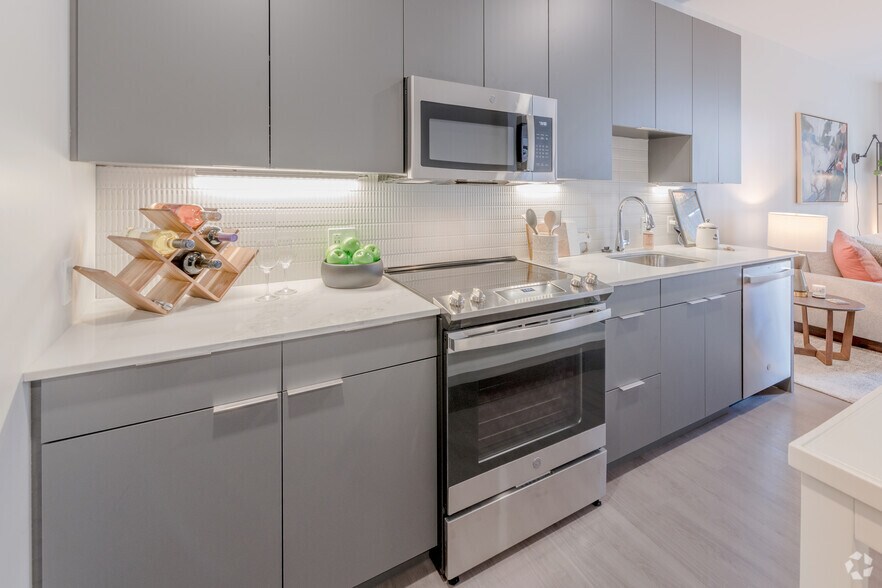 More Photos Of 125 Clifford St, Providence Apartments For Lease
