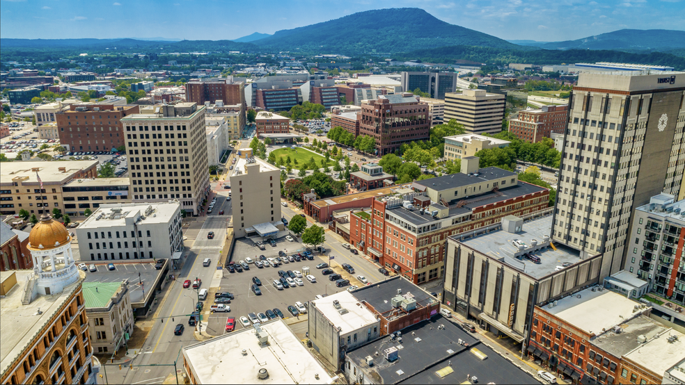 Primary Photo Of 111 E 8th St, Chattanooga Office For Sale