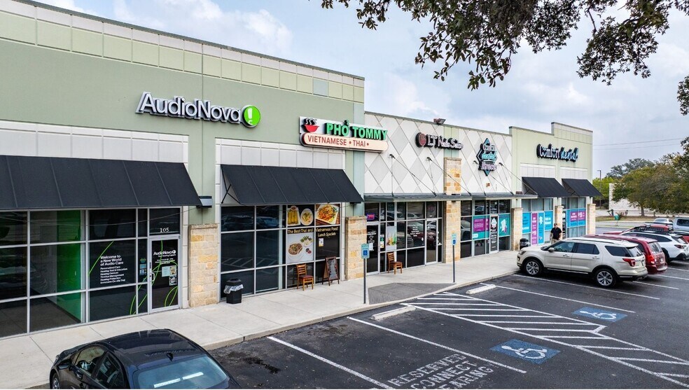 More Photos Of 3023 Thousand Oaks Dr, San Antonio Unknown For Lease