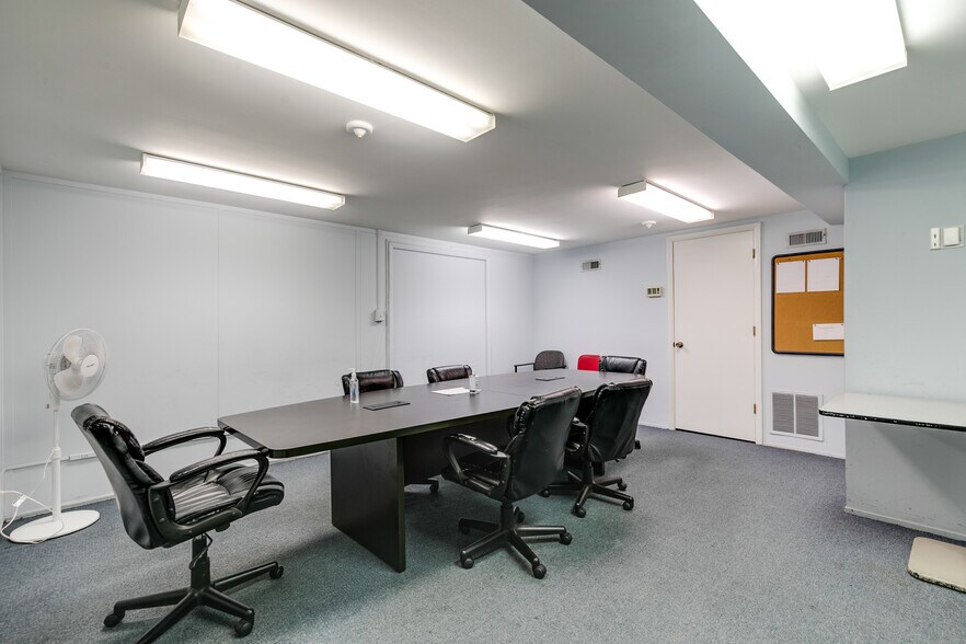 More Photos Of 2025 E Main St, Richmond Office For Lease