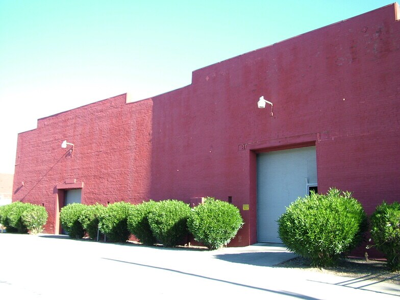 More Photos Of 8 W 9th St, Santa Rosa Warehouse For Lease