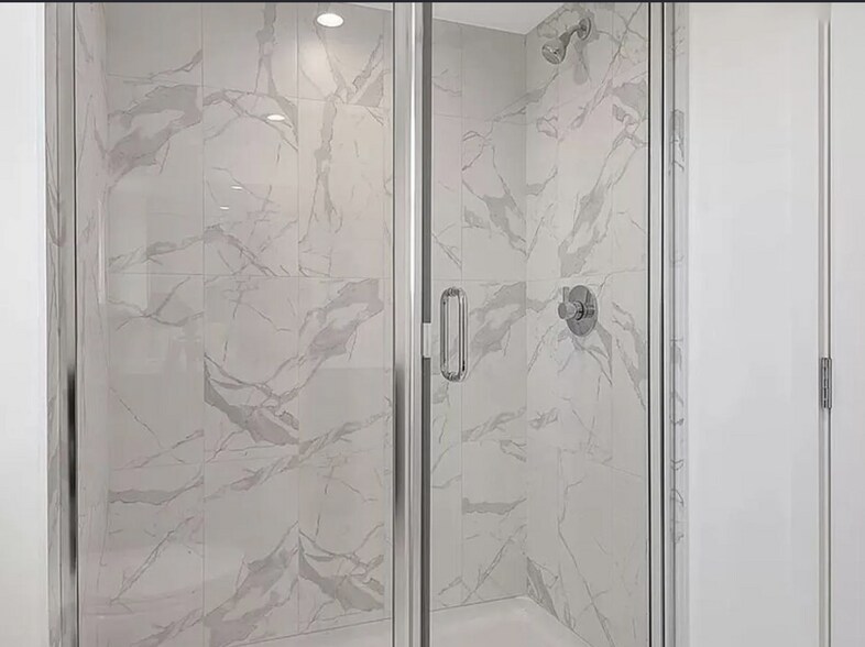 More Photos Of 5750 Kester Ave, Van Nuys Apartments For Sale