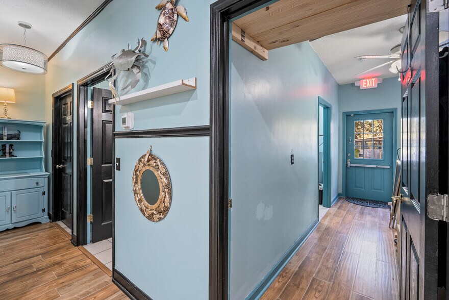 More Photos Of 414 N Howe St, Southport Office For Sale